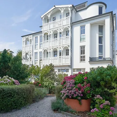 Geschmackvoll Eingerichtete Mit Grossem Balkon In 아파트
