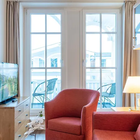 Geschmackvoll Eingerichtete Mit Grossem Balkon In 아파트 Sellin (Rugen)