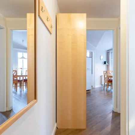 Geschmackvoll Eingerichtete Mit Grossem Balkon In *